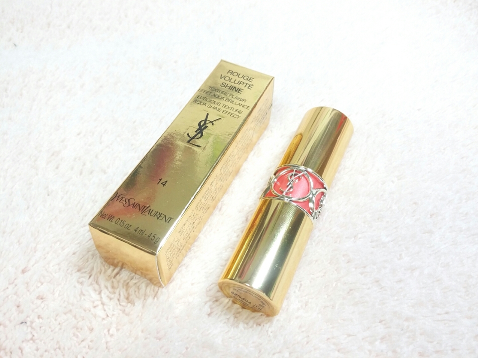 저는 촉촉한 립스틱을 찾고있던 와중에 입생로랑 립스틱이 눈에 띄어서 구매했어요!

가격이 조금 부담되지만 않았더라면 진짜 서너개 지를뻔했어요 이쁜색이 너무 많더라구요ㅠㅠㅠㅠㅠ