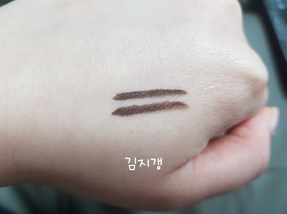 말랐을때예요~
어디 발랐는지 티가 안나죠?