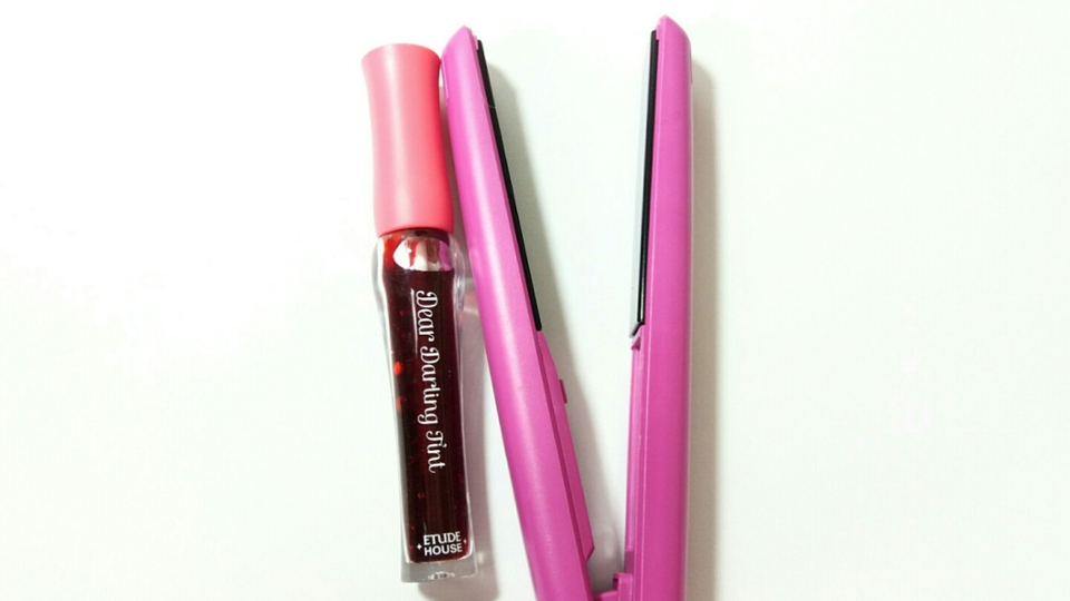 사이즈를 보여드리고 싶은데 어떻게 보여드릴까 고민하다가 모두들 아실만한 디어달링과 비교해보았어요! 대충 사이즈 감이 오시나요?!ㅎㅎ