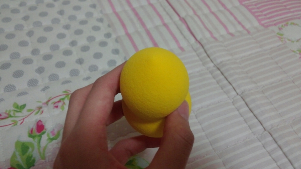 의도치않았지만 물에헹구다보니 조금밖에 사용안한 윗부분은 다 씻겨있더라구요.. 역시 클렌징워터 ★ 일타이피!!!!!!!!★