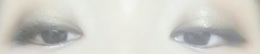 누디한 립스틱을 리뷰하기 때문에 거기에 맞춰 눈화장도 해봤어요!
역시 스모키+누드 겠죠?