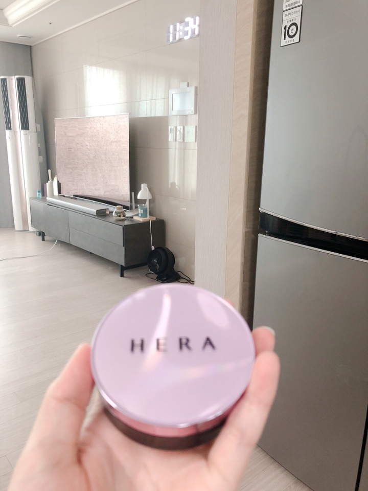 블랙쿠션보다 보라보라한게 완전 제 스타일이에요. 
너무 이뻐요 >_> 보라보라 