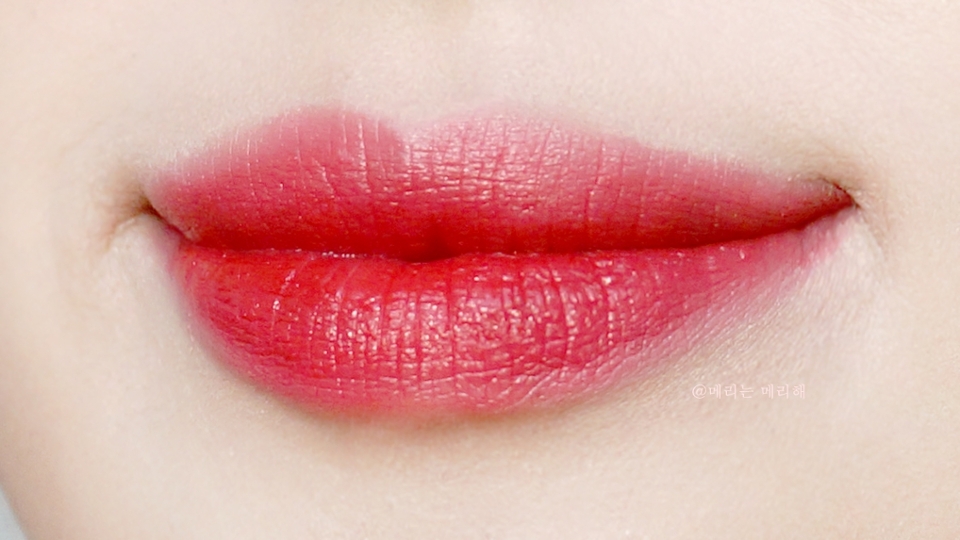 음영메이크업엔 레드립이 진리라고 생각합니다 허허