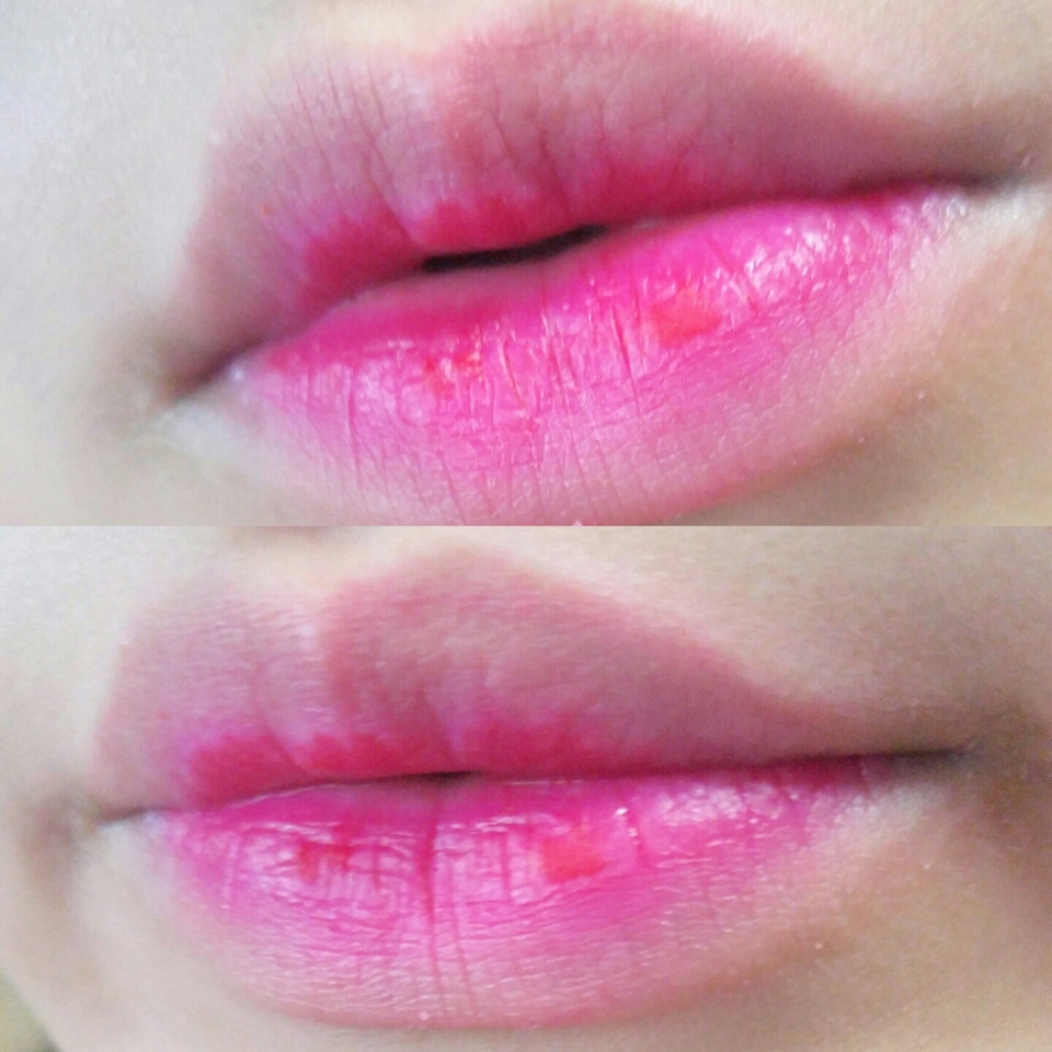 짠ㅋㅋㅋㅋ 정말 열정적으로 먹고 난 후의 사진이에요 ㅎㅎ!
역시 글래머레드는 착색이 핑크로 되네요~ 그래도 아예 다 없어지는 정도는 아니에요ㅋㅋ 밥 먹고 나서는 덧발라줘야겠어요! 그냥 평소 지속력은...
8시간 동안 한 두번 정도 덧발라주면 되요👍♥