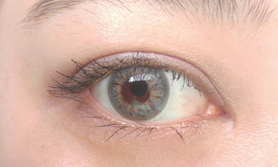 저 렌즈 큰거 안좋아하는데 
이거 엄청편해요 ㅋㅋㅋ 답답한느낌들어서 별로 안좋아하고 
너무 개눈같이 되서 안좋아하는데 그래픽도 화려하고 
전체적으로 엄청 자연스럽습니다!