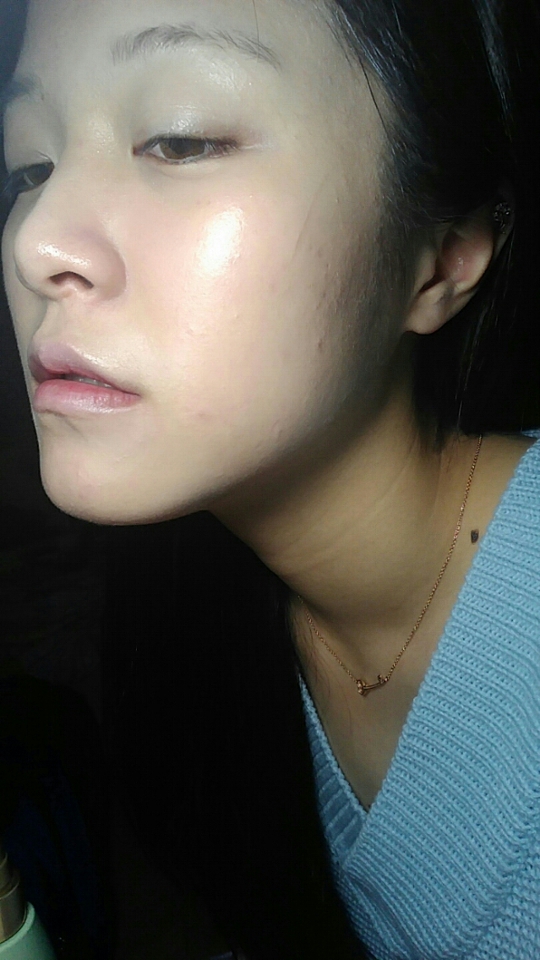 피부후!조명이저래서그런거지 많이안밝아요..ㅠ