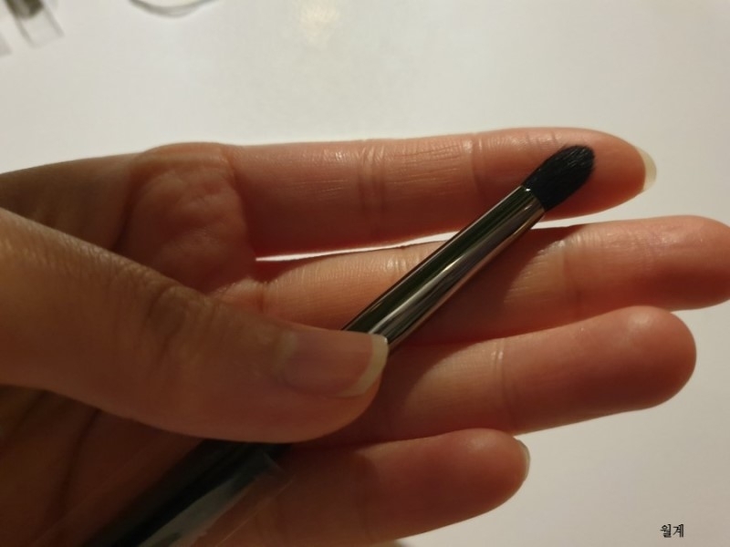 총알브러쉬

이것두 엄청 좋아요 .. 👍
딱 제가 찾던 총알브러쉬
