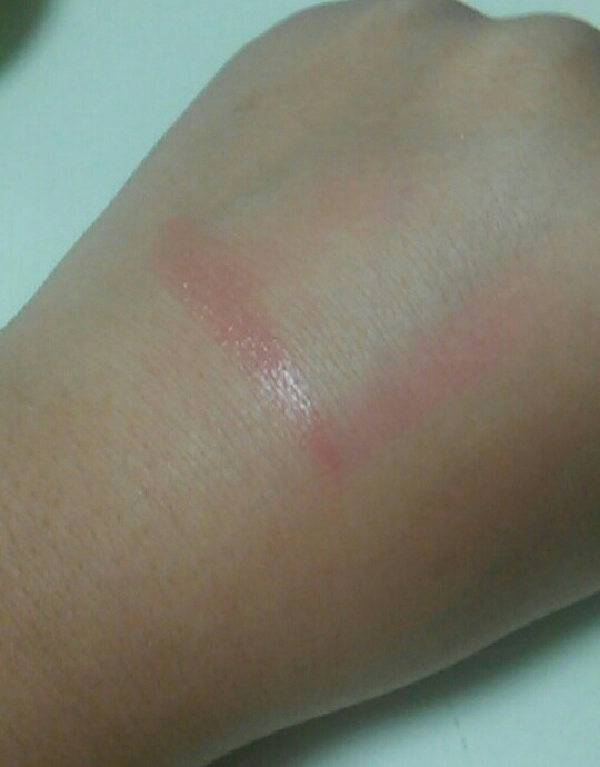 이렇게 약간 투명한? 장미빛을 띠어요
봄웜분들께 더 예쁠듯 합니당 