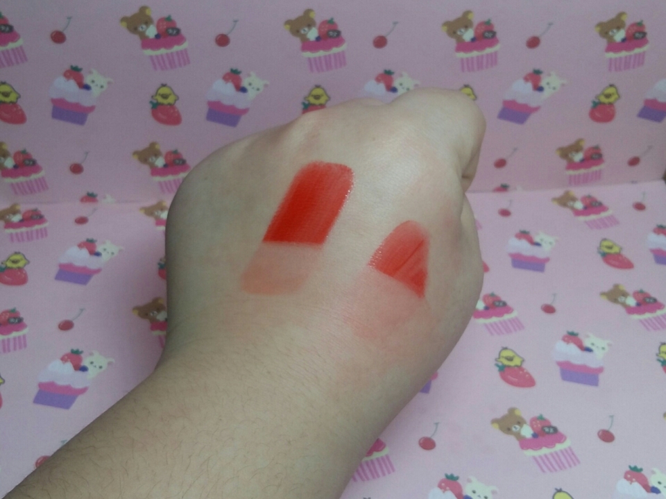 착색은 뭐 괜찮은제품같아요!!근데 착색력에 비해 지속력이좋았구 음식을 먹어도 색감이 다른틴트에 비해 은근히 많이 남아있었어요~~~