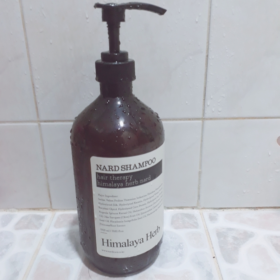 히말라야 허브 나드 샴푸를 설명하겠다