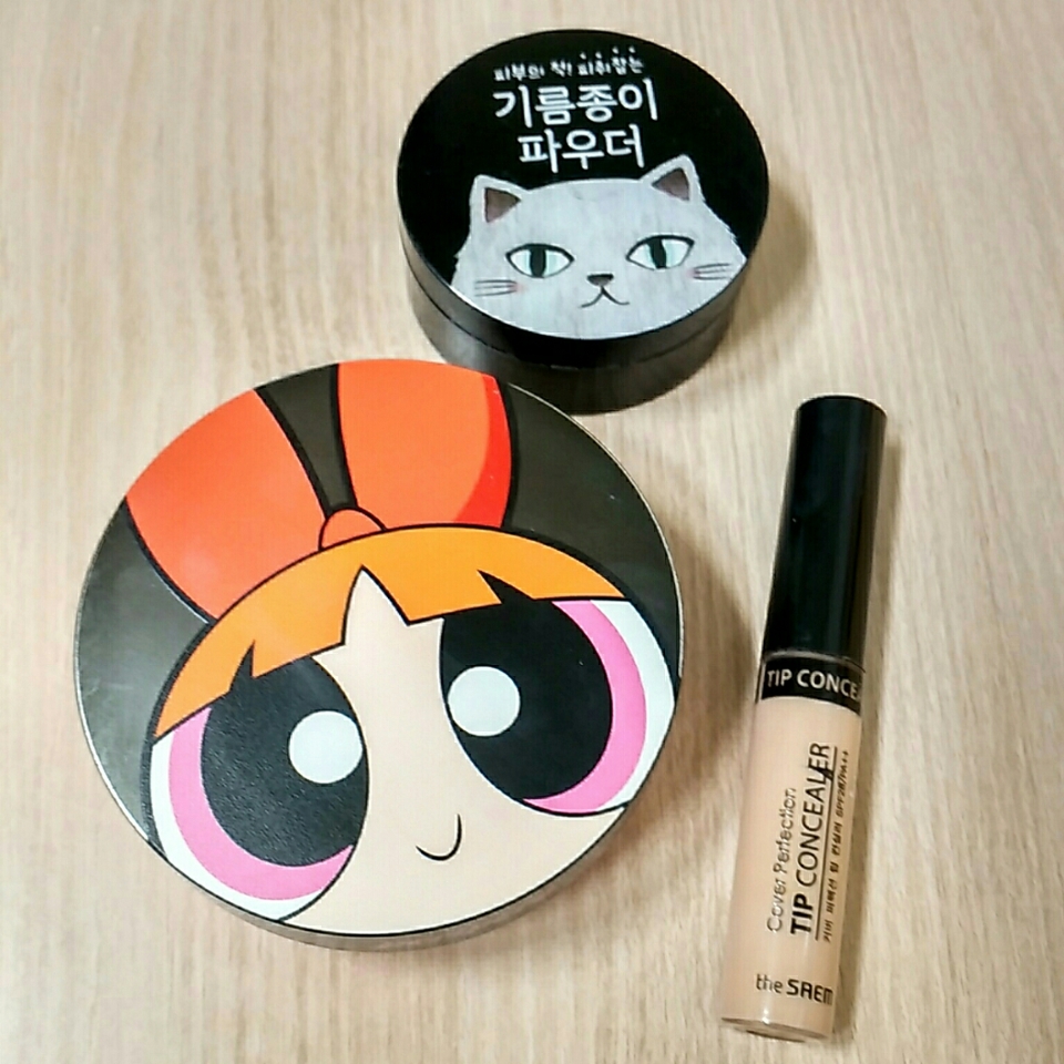 🍫 페리페라 잉크래스팅 핑크 쿠션 2호 핑크베이지 : 1.2
🍫 다이소 기름종이 파우더 : 0.3
🍫더샘 커버 퍼펙션 팁 컨실러 1.5 내추럴 베이지 : 0.5

* 쿠션은 촉촉하고 커버도되고 피부표현도 잘되요
