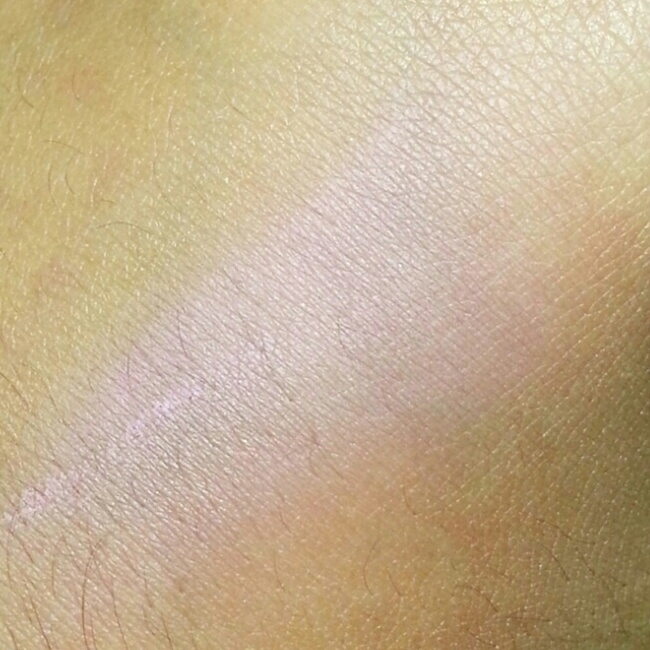 손등발색

손등발색도 손가락발색이랑 비슷하네요
(털이...다음부턴 손목에 해야겠네요 제가 털이 좀 많습니다 하하)