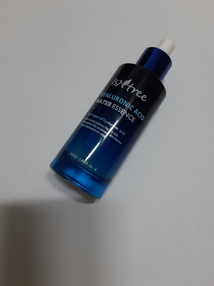 파란색 그라데이션이 되어있어요 수분감 가득을 잘 나타내고 있네요♡