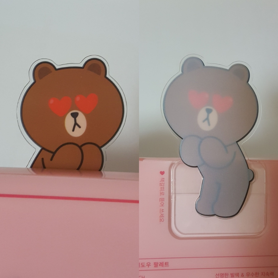 뒤에달린 이 귀요미 브라운은 책갈피로 쓸수있다고 해요!
