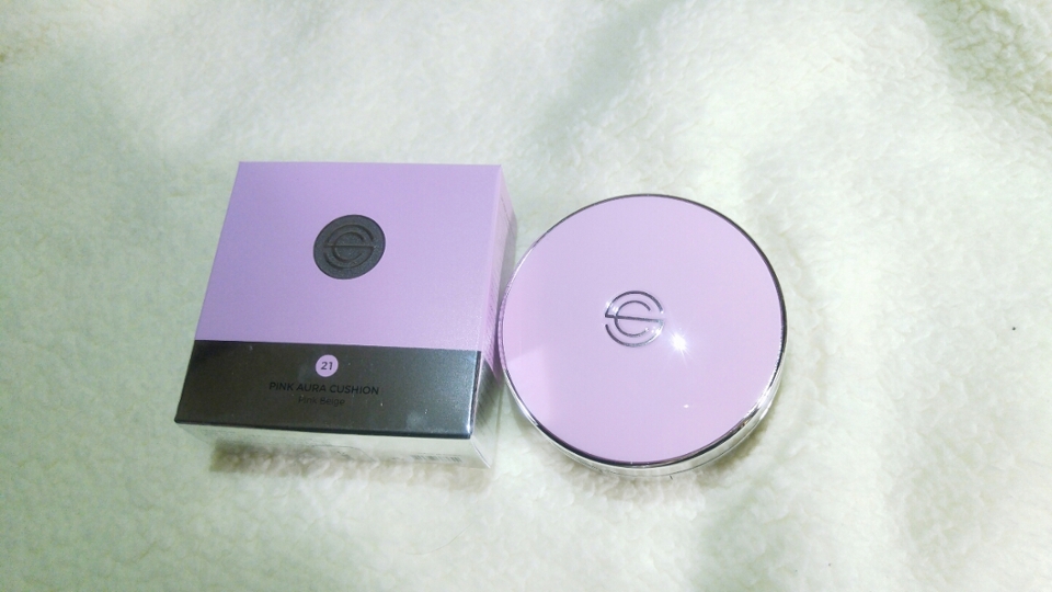 너무 예쁜 케이스💜
제가 가진 쿠션 케이스중 가장 밝고 선명한 색상이에요ㅋㅋㅋㄱ뭔가 여자여자한 기분