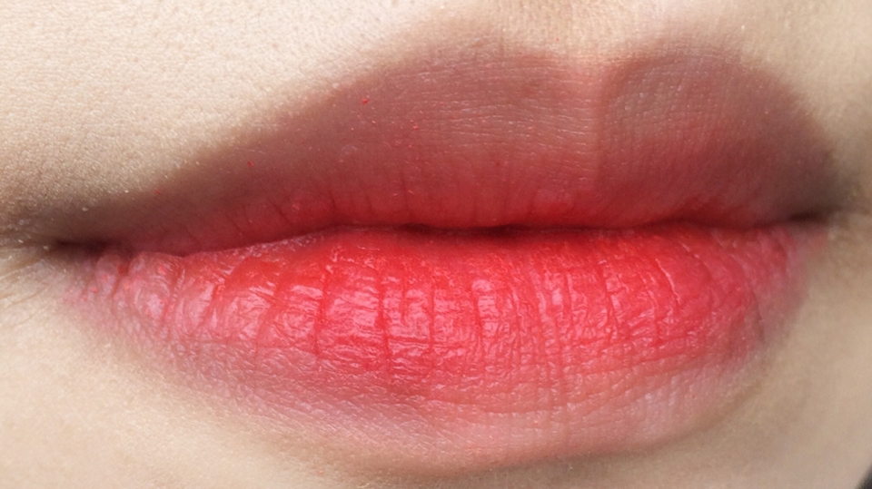 색이 너무 예뻐서 한번더 올려요 ㅋㅋㅋ
연하게 그라데이션 하니깐 핑크 빛도 돌더라고요ㅎㅎ