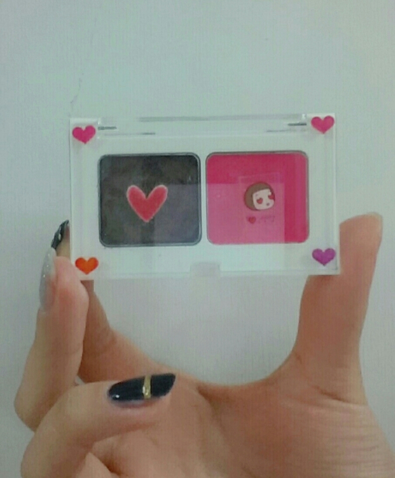 짜잔 ~ 너무 허전해서 일단 급한대로 스티커로 커버☆★ 그지깽판을 쳐놨자만 나중에 더 예쁘게 꾸밀예정입니다. 과연 다시 꾸밀지는 모르겠지만..^_^