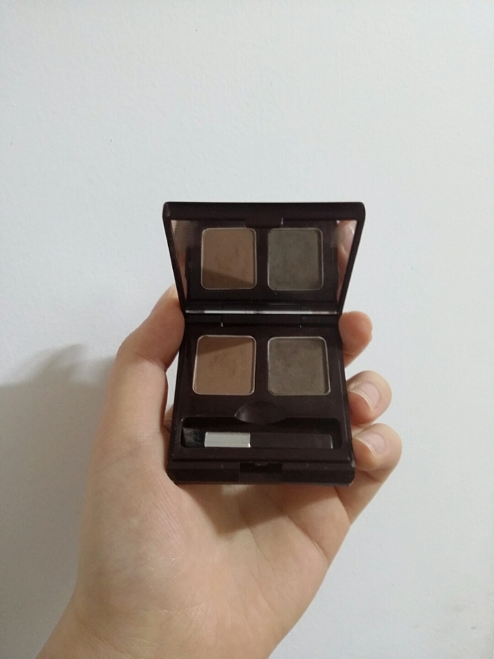 왜 이름에 초코가 들어가냐면 정말 초코 냄새가 나기 때문이죠! 킁킁.
시중에 파는 우유에 타 먹는 가루 제X, 네스X의 냄새와 매우 흡사합니다!
왼쪽은 브라운 컬러, 오른 쪽은 그레이 브라운 컬러입니다.