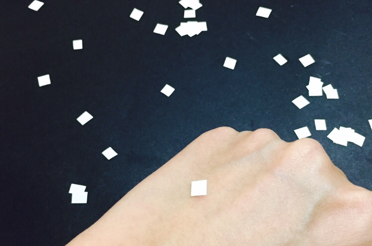 끈적임도 없어서, 사용법대로 세안 후 스트라이덱스로 닦아준 뒤 바로 기초케어 들어가면 될 것 같아 그렇게 사용했었어요!

세안 따로 안 해도 된다는 점에서 각질제거 토너와 비슷한데, 패드 타입으로 간편하게 쓸 수 있어서 편리했어요