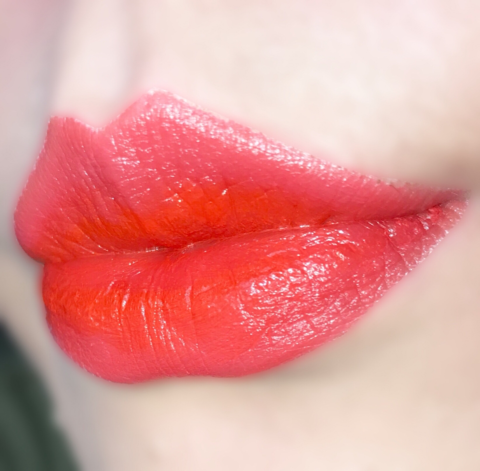 저처럼 오렌지 레드 색상을 좋아하신다면, 요 색상 강력추천드릴게요!! *_*

저는 질감부터 색상까지 다~ 너무 마음에 들더라구요 ㅎㅎㅎㅎㅎ