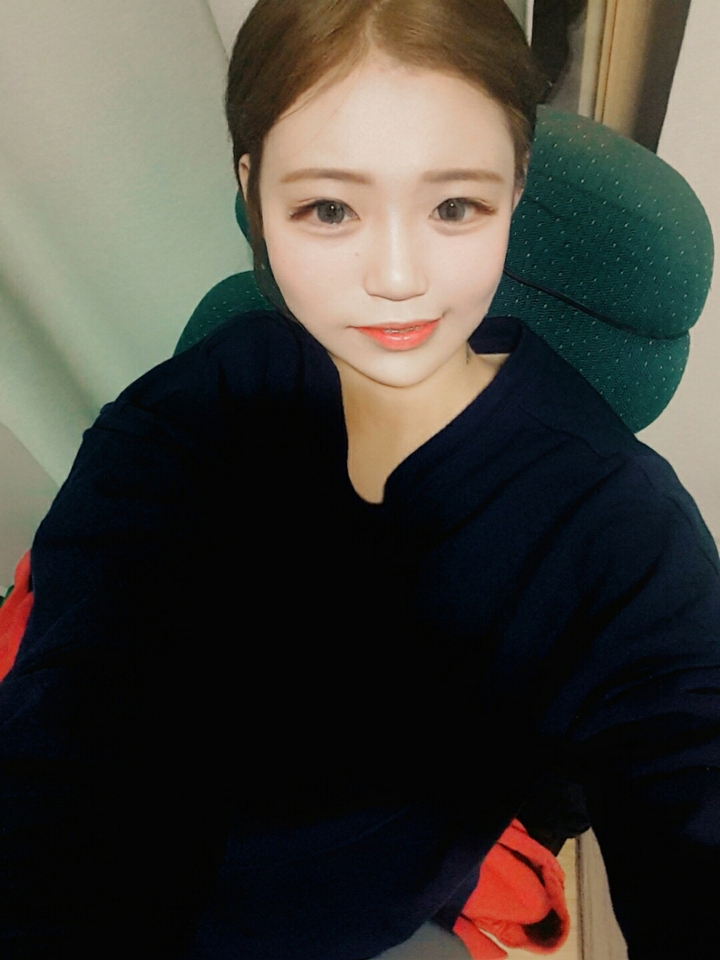 속눈섭연장을 해서 마스카라는안하는데 숱이 없거나 속눈섭이 짧으신 분들은 사서 붙히시면 되겟죠?