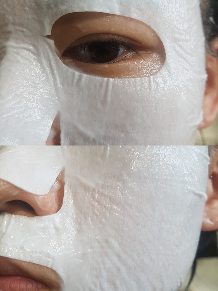 
그리고 무방비하게 늘어나지 않는 점이 좋더라구요! 

저렴이 마스크팩은 눈, 코, 입 마구 늘어져서 얼굴 모양에 딱 맞지 않은데, 트윈더마 제품은 얼굴형에 딱 맞게 붙어져서 고정이 돼서 좋았어요.


