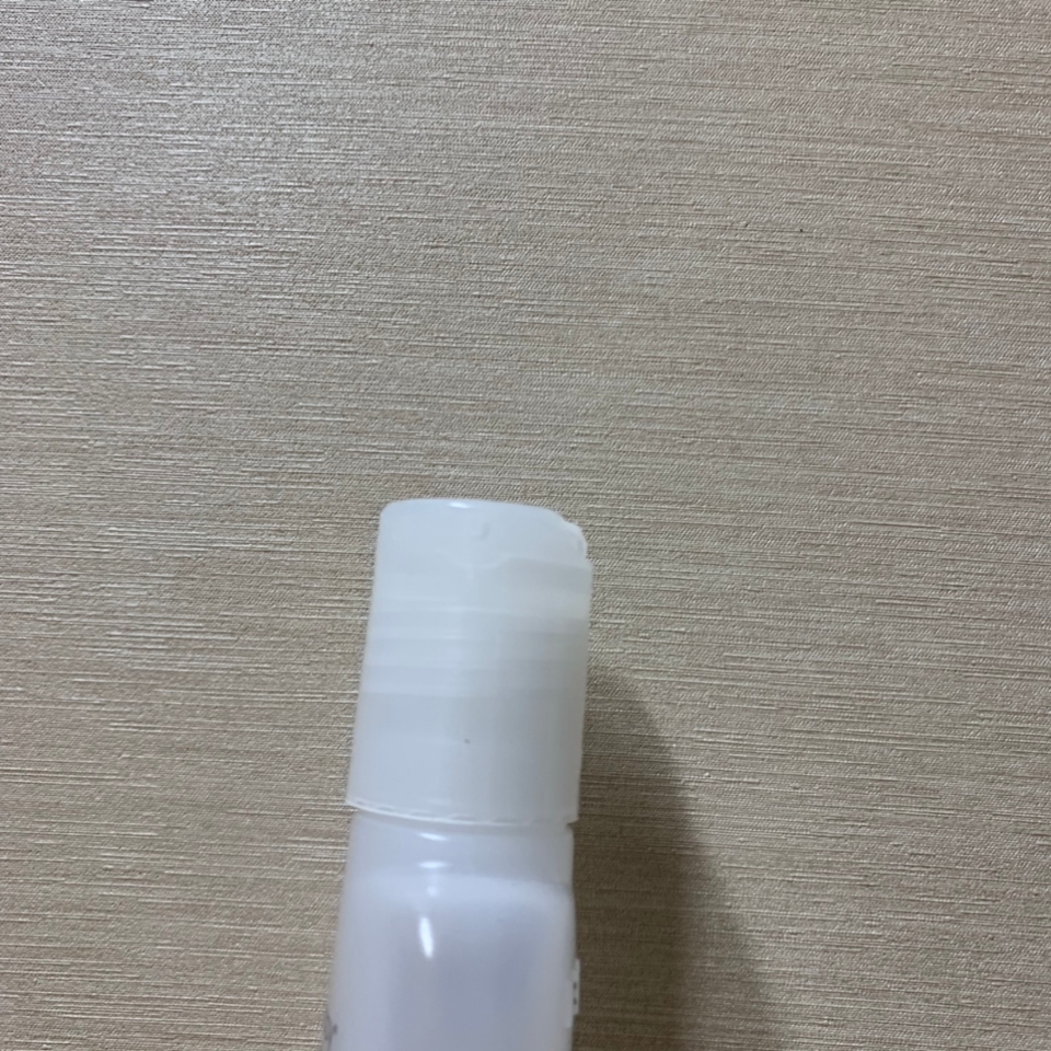 끈적이는 제품이라 젖은 모발에서 바르시는게 안 찝찝 하실거 같아요ㅠㅠ! 