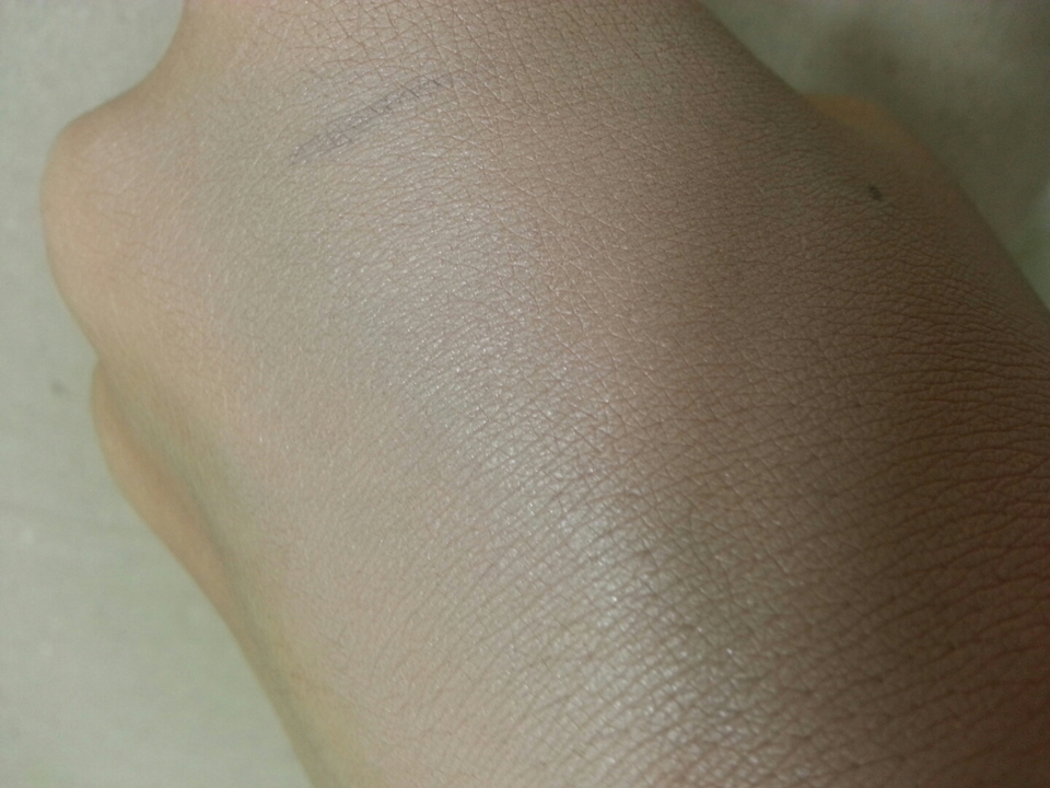 채도 높은 섀도우가 완벽히 커버된 모습 보이시죠?