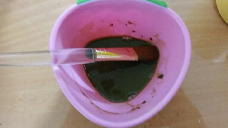 약간 따뜻한 물을 넣어서 섞어주엇습니다~! 찬물은 가루가 잘 안녹더라구요~