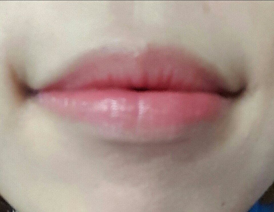 입술까지 바르면 끝~