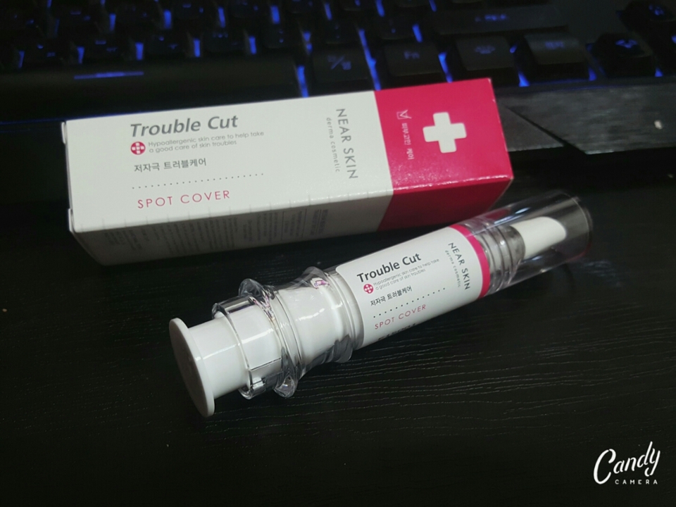 짜잔!!!!!!!
너무 이쁘죠ㅠㅠ
진짜 너무 귀여운거같아요ㅜㅠ 타 브랜드에서 비슷한게 있긴한데
그래도 이뻐요!!!

주사기모양인데 진짜 그냥 귀여워요!!!