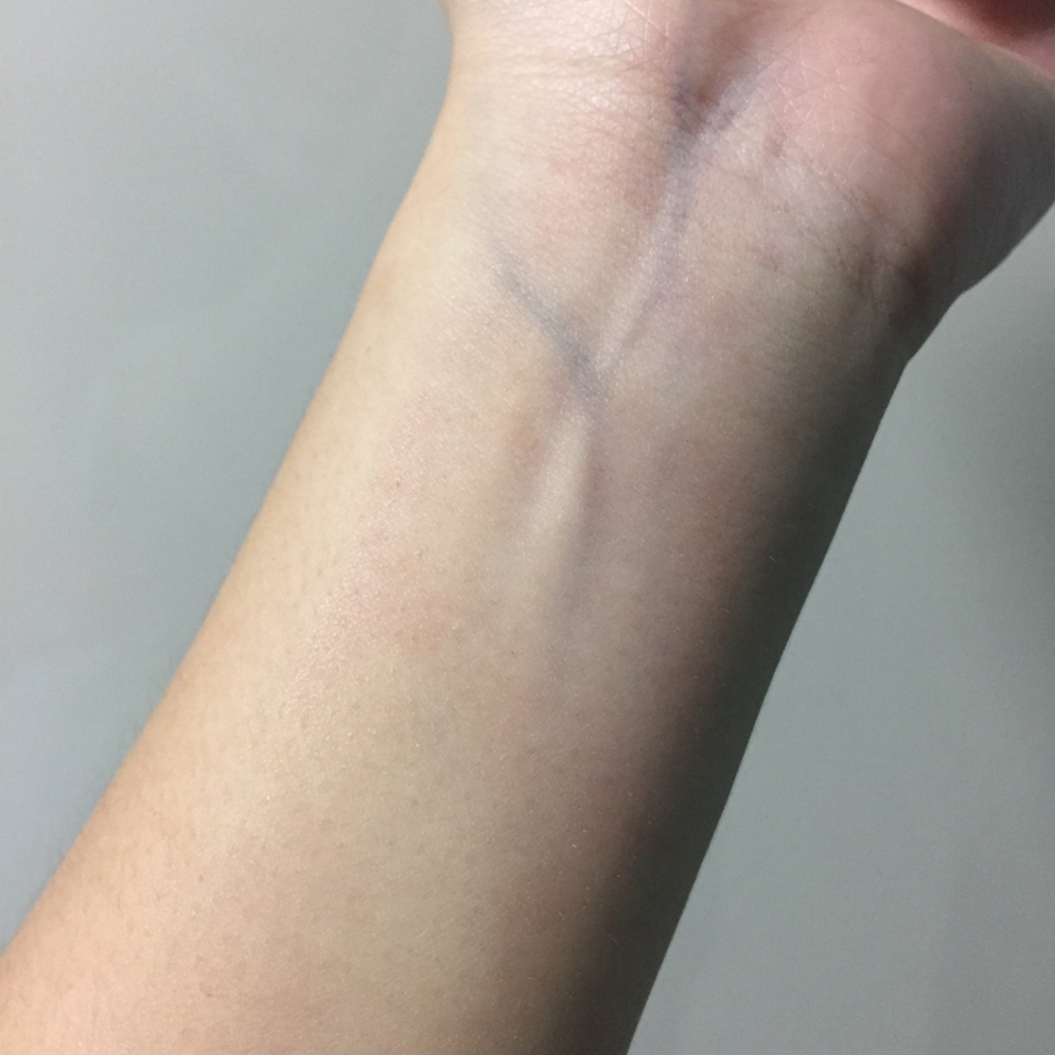 아쉽게 휴지 한방으로 깔끔히 지워졌어요ㅠㅠ