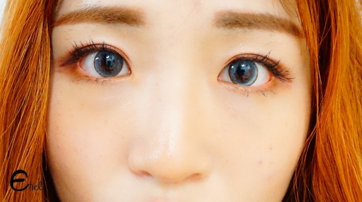 훌라는 없는 편인데, 사진에서보면 오른쪽이...
오른쪽이.. 렌즈가 저렇게 약간 벗어나더라구요..'-'
근데 처음에 저러다가, 어느순간 자리는 잡아요(ㅋㅋ)
근데 또 어느순간 셀카들을 보면 또 저렇게 되어있고..
저한테는 오른쪽만 약간 훌라가 있네요.