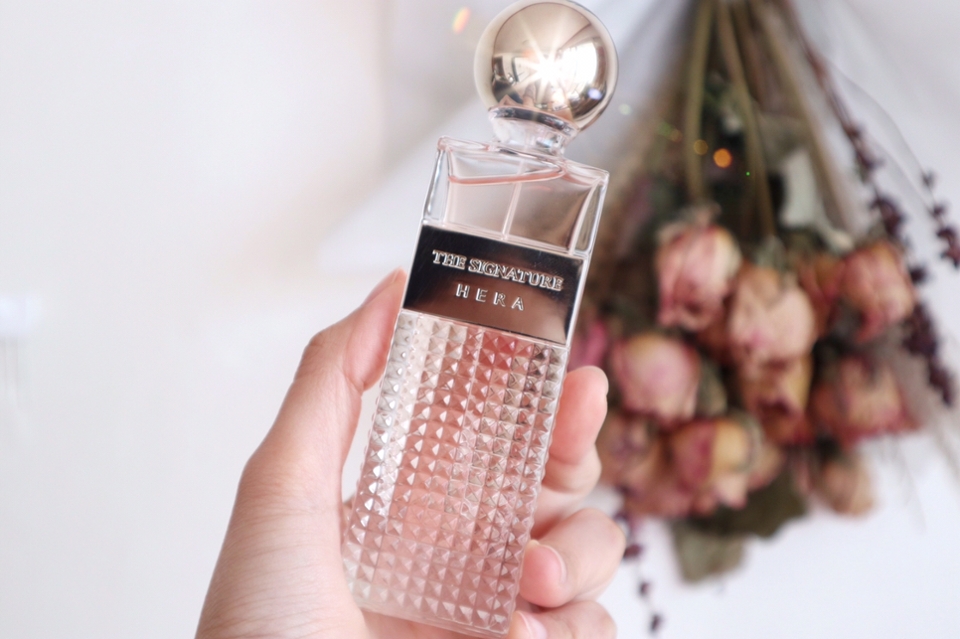 사실 향수라는게 향도 중요하지만 향만큼 바틀 디자인도 중요하다고 생각해요! 향과 디자인이 감성을 충전해주는 기분?!