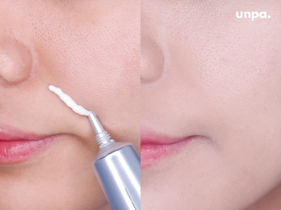 에디터는 눈 주변 외에도 잔주름이 신경 쓰이는 
입가나 팔자주름, 목에도 쓱쓱- 발라주고 있어!
무겁지 않아 메이크업 전에도 발라주면 주름을 쫀쫀하게
채워줘서 더 매끈하고 깔끔한 메이크업 완성! ♡
