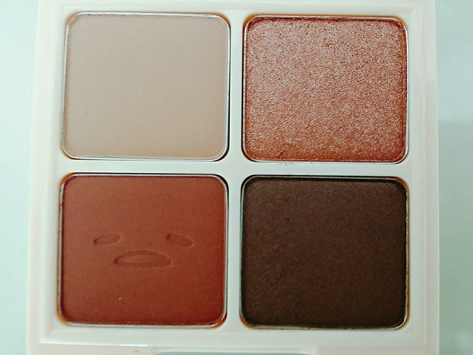 1.윗줄 왼쪽은 무펄 음영 브라운
2.윗줄 오른쪽은 펄타입의 톤다운 로즈핑크
3.아랫줄 왼쪽은 무펄 마르살라레드
4.아랫줄 오른쪽은 쉬머타입의 다크브라운

발색력, 밀착력 우수합니당♡
뭉침도 없고 크리즈현상 제로!! 