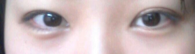 눈을뜨면 한듯 안한듯한 학생메이크업과 진한 마스카라를 해주면 데일리 메이크업으로 굿굿!
