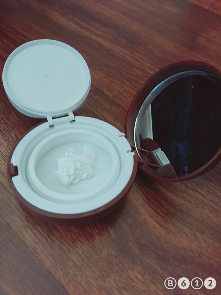 쿠션통에 썬크림을 듬쀽~~