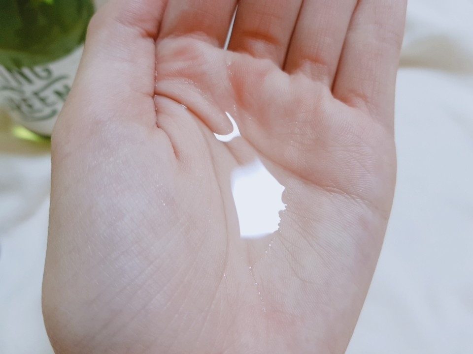 제형은 완전 물토너라서 화장솜이 묻혀쓰면 좋을것같아요~