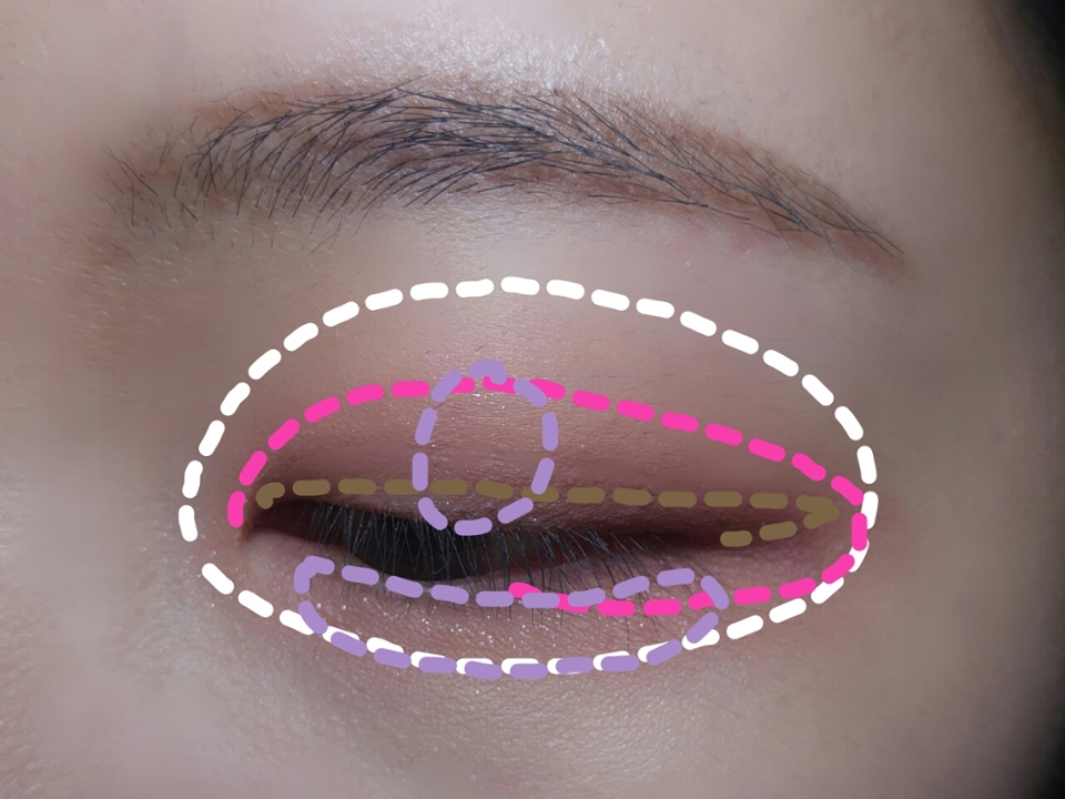 잔체적으로 바른 부분을 보여드리면 연핑크를 흰색부분에/ 차분한핑크를 핑크부분에/ 고동색을 갈색부분에/ 펄을 보라색 부분에 발라주었어요!