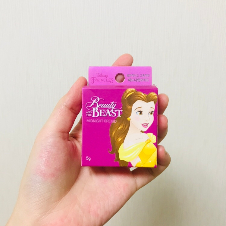 디즈니 공주 중에 제일 좋아하는 벨..!!!!!
향이고뭐고 벨이라 샀어요ㅠㅠ
영화에서의 모습? 영화포스터보다 덜 예뻐서 조금 아쉽