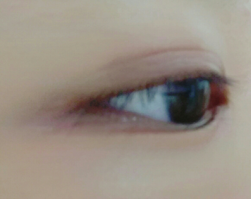 핑크를 깔고 갈색을 살짝 바른 사진입니다 ~