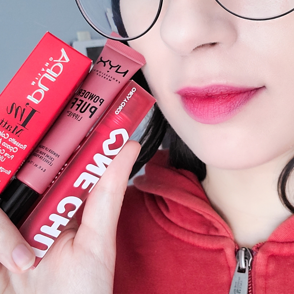 베이스로 뿌빠 아이엠 매트 립스틱 30호 (nyx 파우더 퍼프 리피 squad goals은 거의 같은 컬러예요)
그라데이션 컬러는 치카이치코 원츄 블러벨벳 틴트 3호예요 ^^