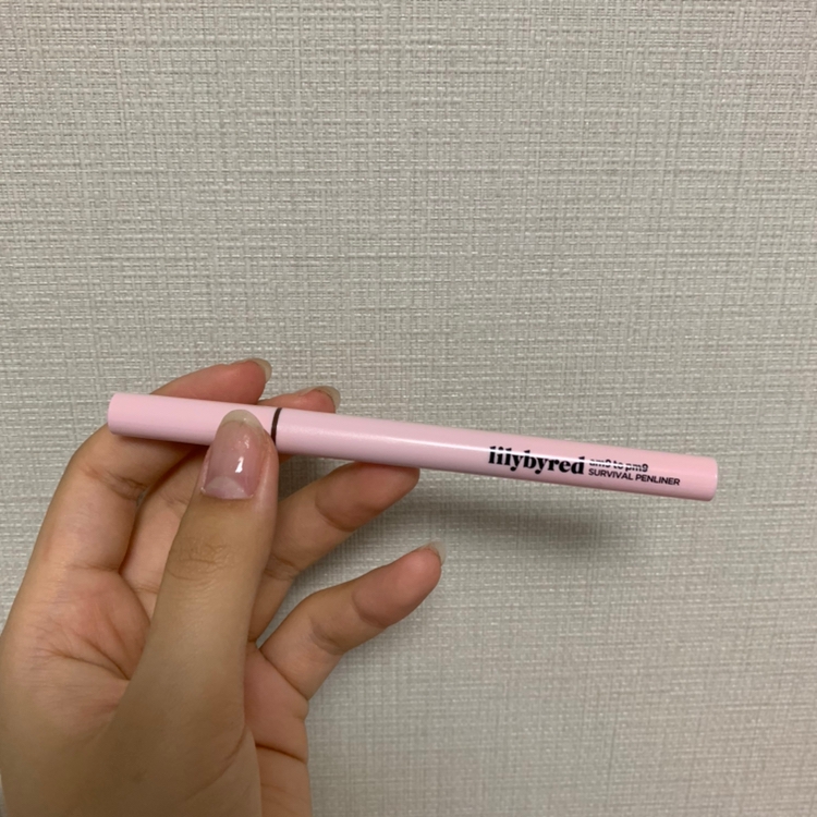 아이라이너 디자인도 역시 릴리바이레드 !