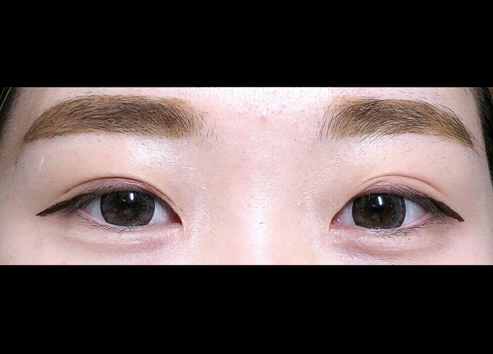 양쪽 다 껴봤어용
뭔가 보통 13.2꼇을때보다 커보이지만 13.5보단 작은느낌이랄까요...
