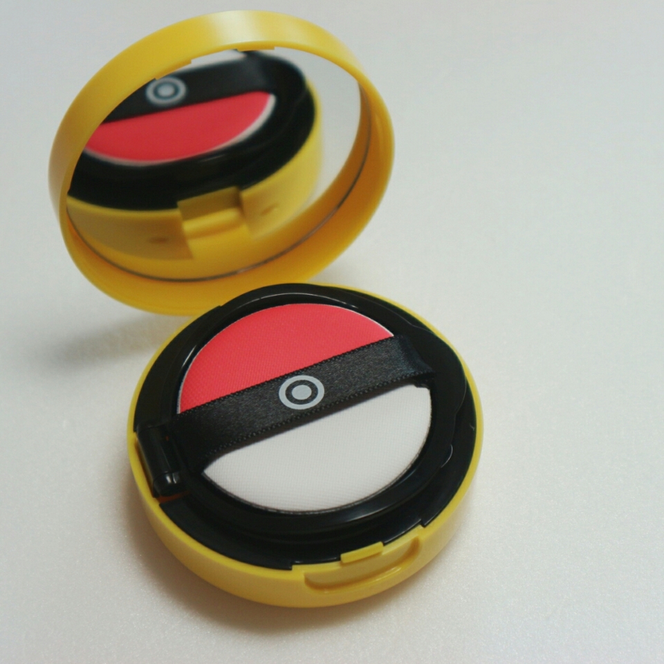 쿠션은 몬스터볼이 그려져있어요ㅋㅋㅋ센스있당