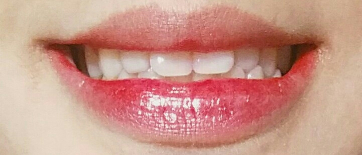 안쪽에만 발라준 입술입니다😊