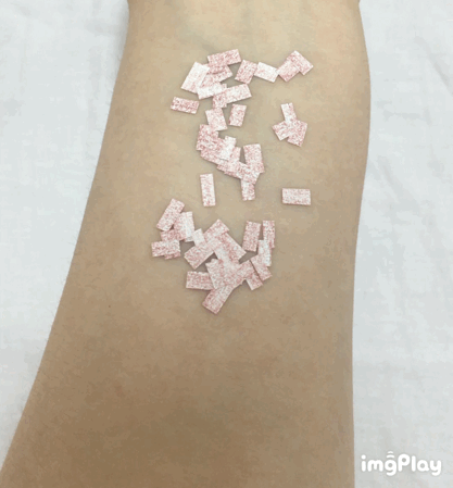 보이시나요? 유분기, 끈적임 하나도 없어요 
며칠전에 올렸던 타 선크림 움짤하고는 큰 차이를 보이고 있죠