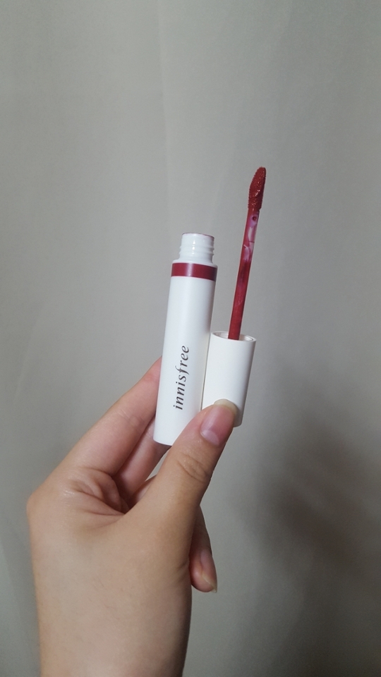 짠 팁에서 바를땐 정말 물처럼 발려요 흐를것처럼. 그래서 양조절에 주의해야해용