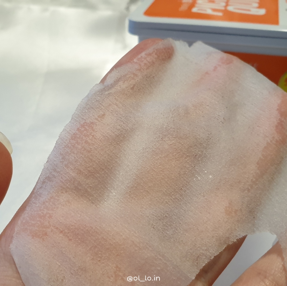 시트는 얇은 재질이에요
얇아서 얼굴에 챡 붙어서 머리를 흔들어도 안 떨어졌어요